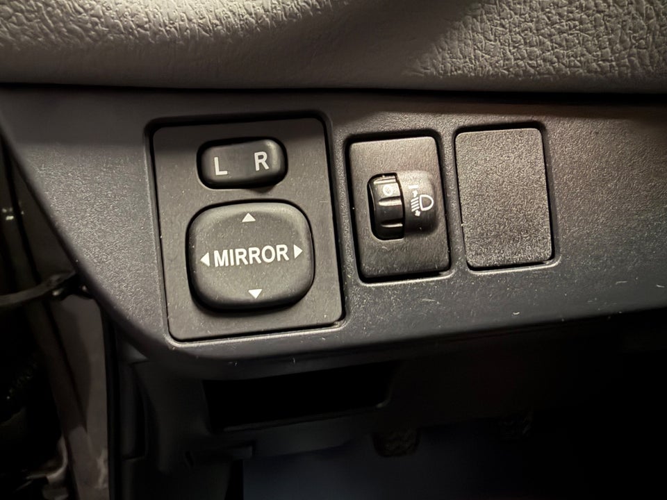 Toyota Yaris 1,0 VVT-i T2 5d 2015 — billede 16 af 16