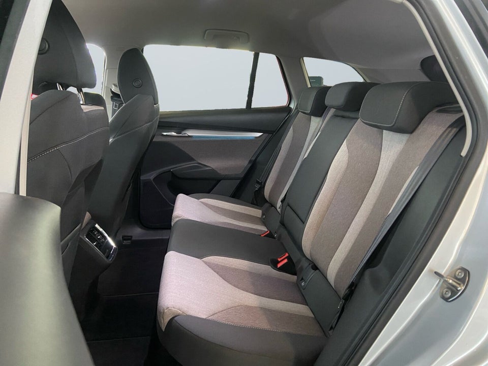 Skoda Enyaq 60 iV Selection Lodge 5d