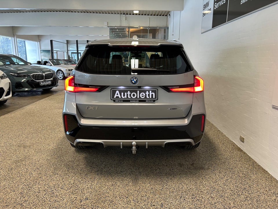 BMW iX1 xDrive30 Fully Charged M-Sport 5d