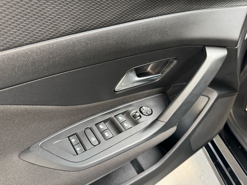 Peugeot e-308 54 Style 5d