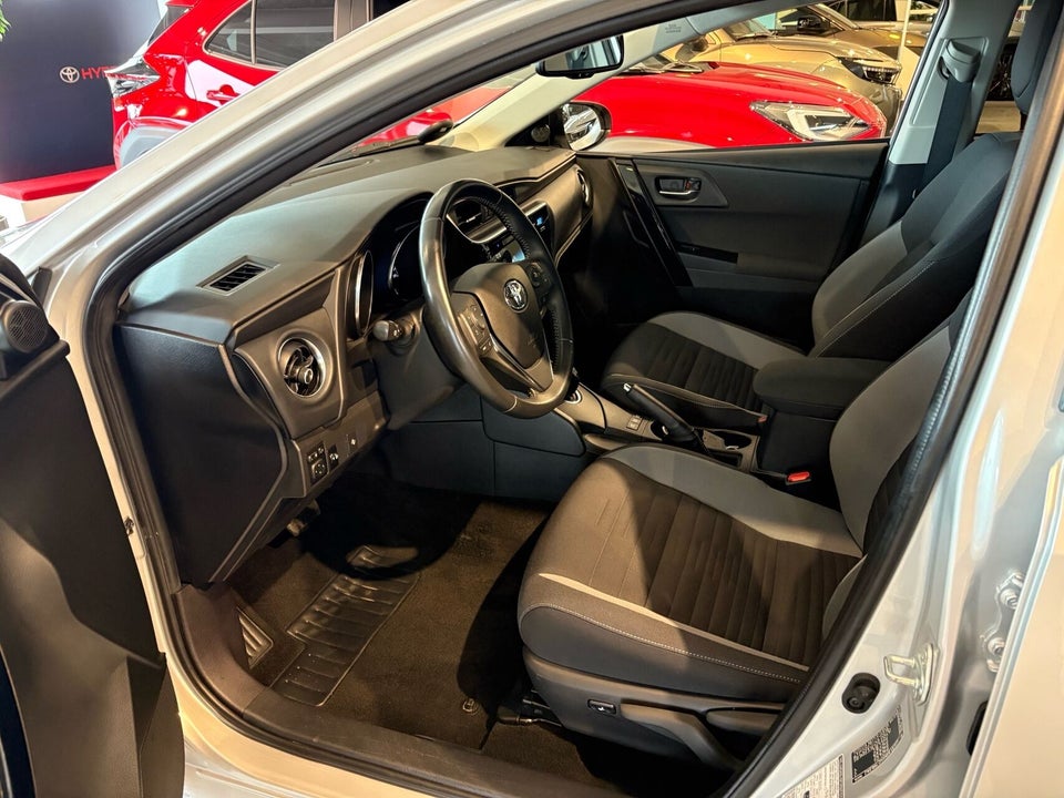 Toyota Auris 1,8 Hybrid H2 Comfort CVT 5d