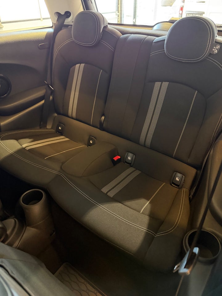 MINI Cooper SE Essential 3d