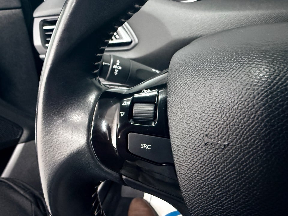 Peugeot 308 1,5 BlueHDi 130 Style 5d