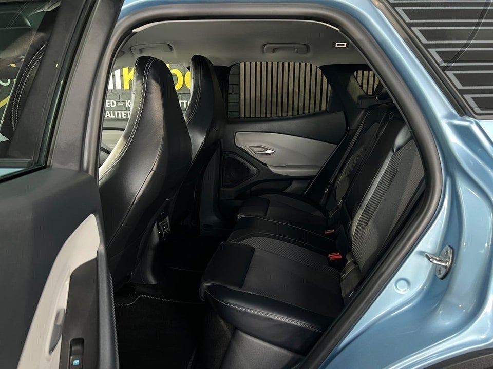 Ford Explorer 84 Select Extended Range AWD 5d