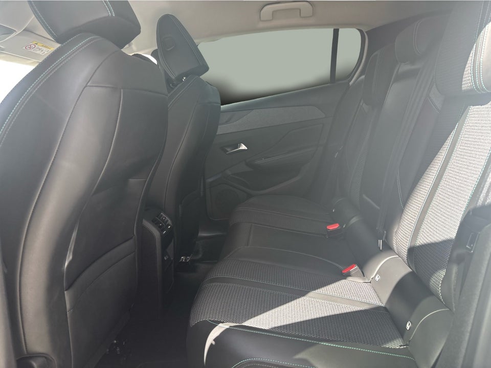 Peugeot 308 1,6 Hybrid First Selection+ EAT8 5d