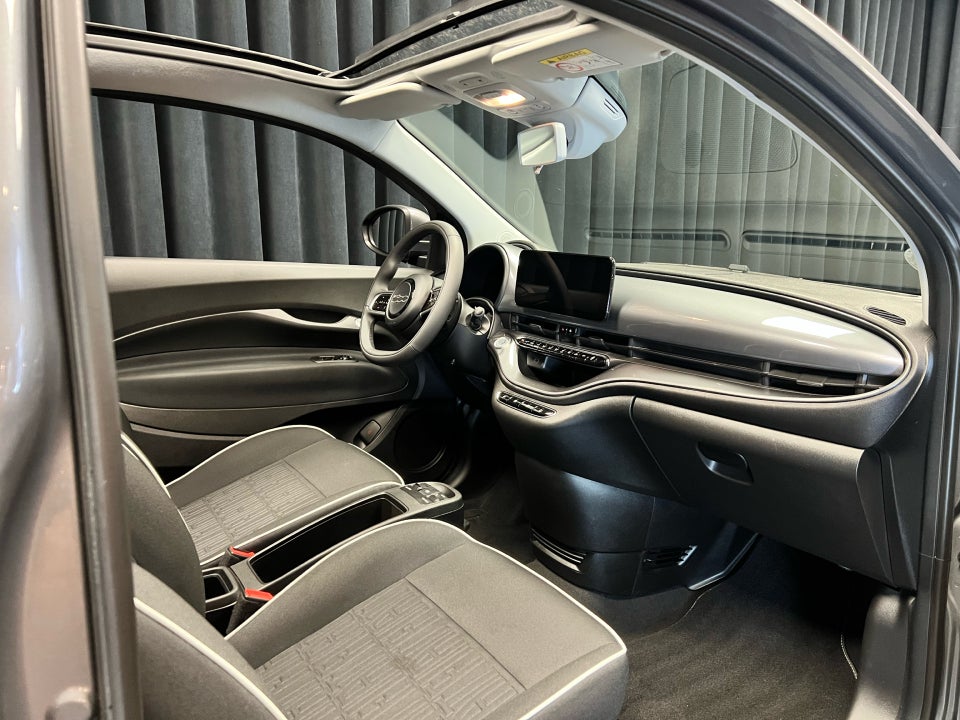 Fiat 500e 42 Icon Cabrio 2d