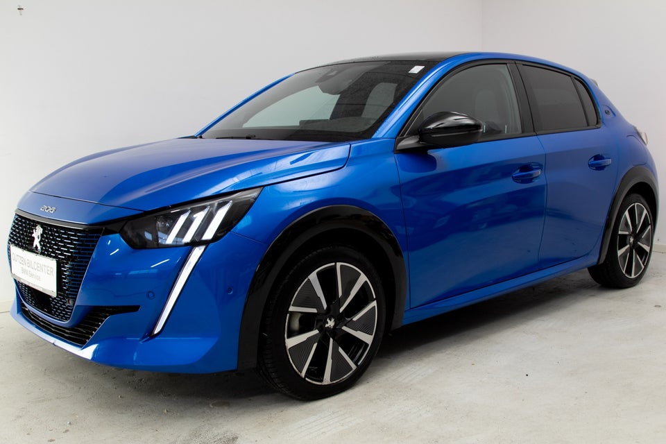 Peugeot e-208 50 GT Sky 5d