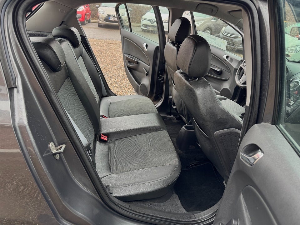 Opel Corsa 1,4 16V Cosmo 5d