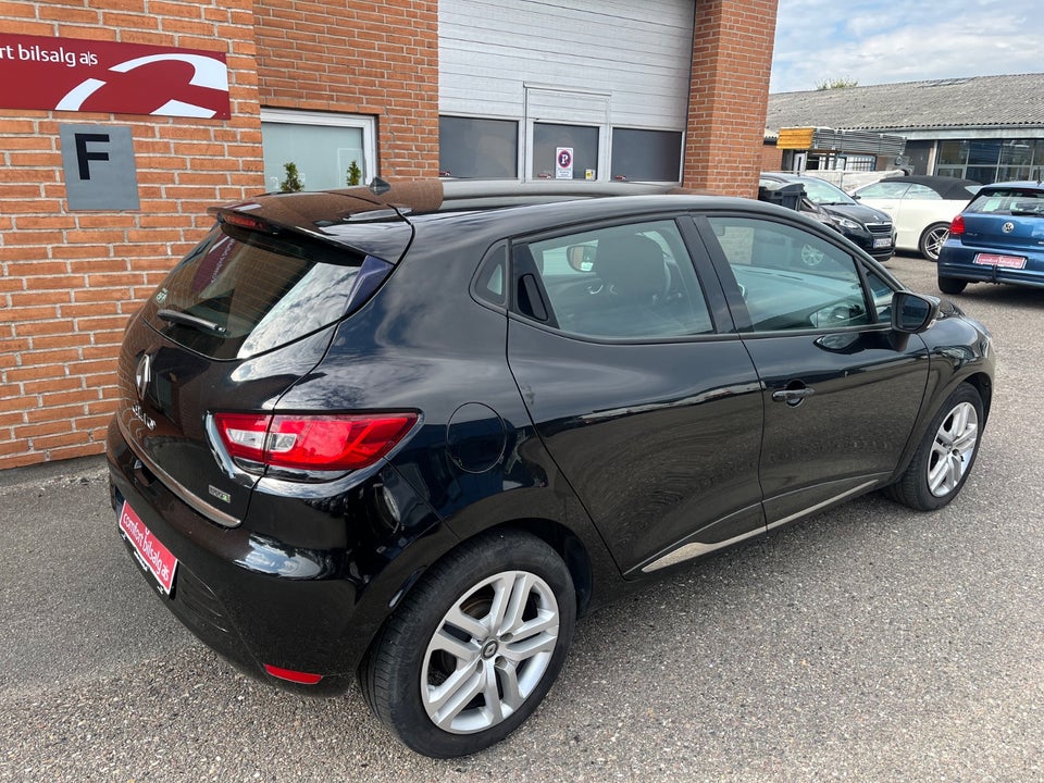 Renault Clio IV 1,5 dCi 90 Zen 5d