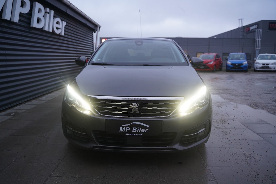 Peugeot 308 1,5 BlueHDi 130 Prestige Sky 5d