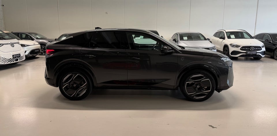 Peugeot e-3008 77 GT 5d