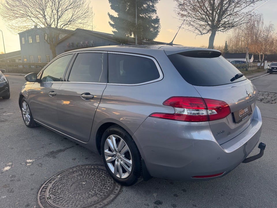 Peugeot 308 1,2 e-THP 130 Active EAT6 5d