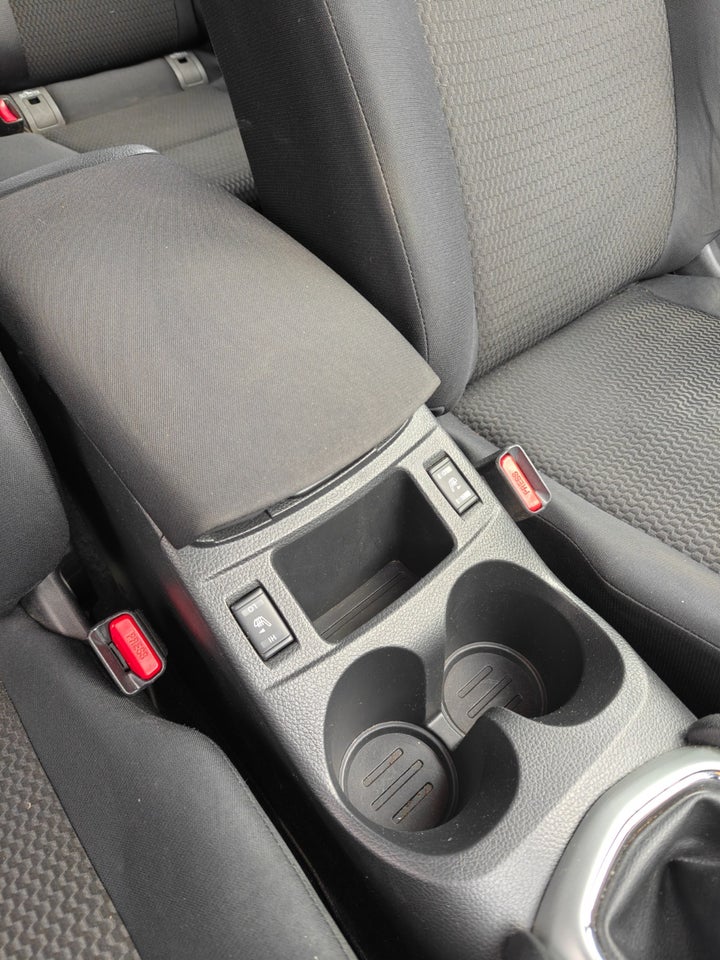 Nissan Qashqai 1,2 Dig-T 115 Visia 5d