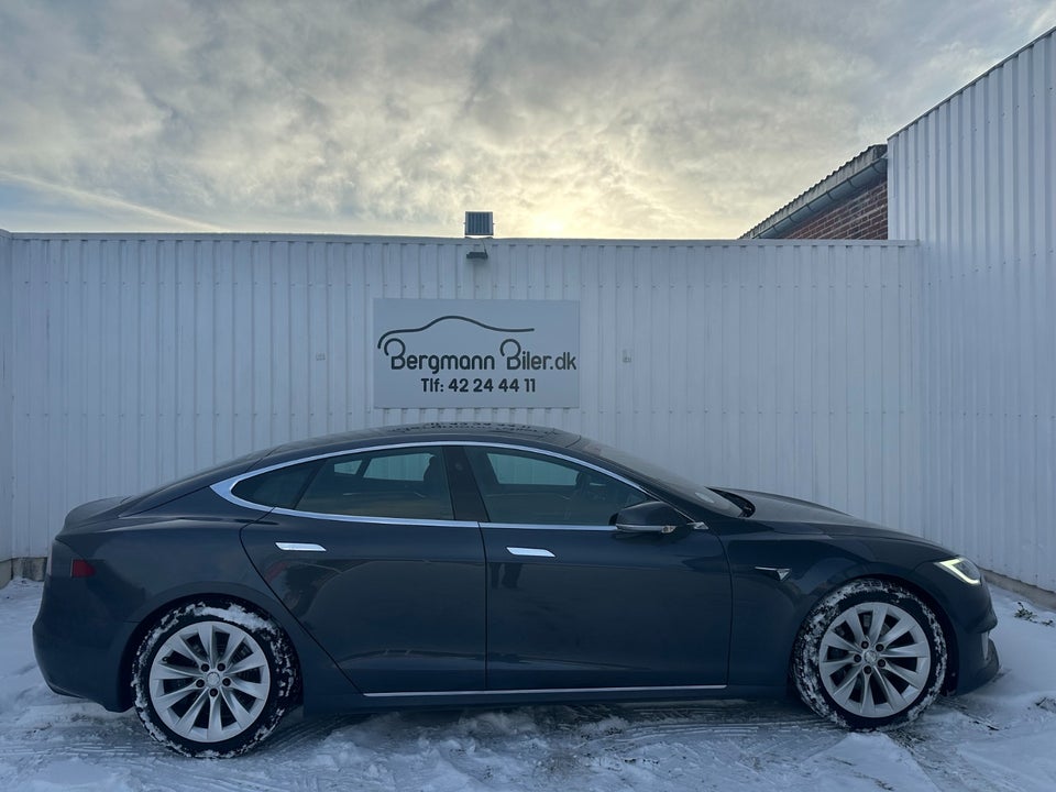 Tesla Model S 90D 5d