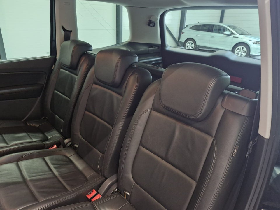 VW Sharan 2,0 TDi 140 Highline DSG BMT 7prs 5d