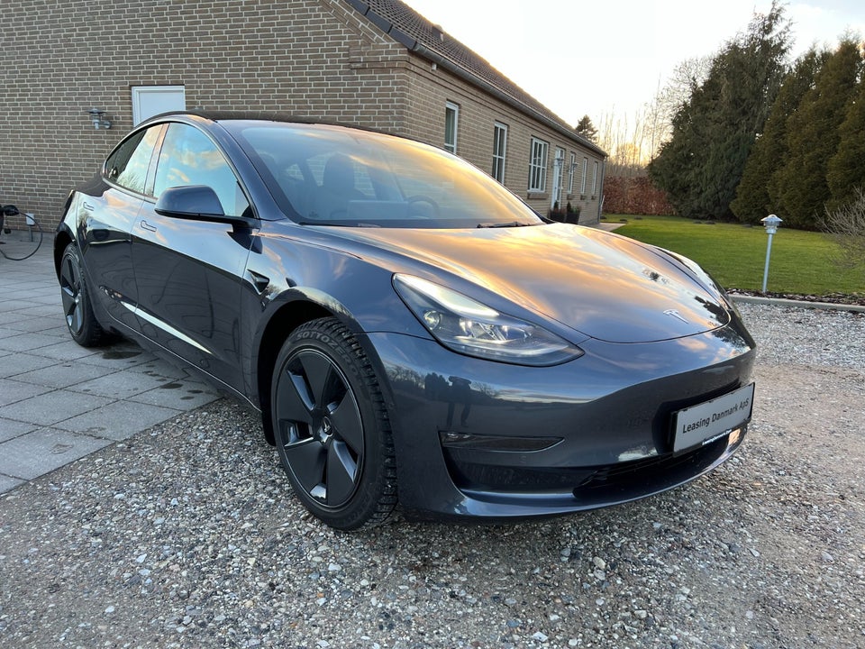 Tesla Model 3 Standard Range+ RWD 4d