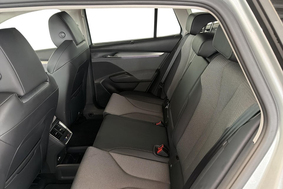 Skoda Enyaq 60 iV Loft 5d