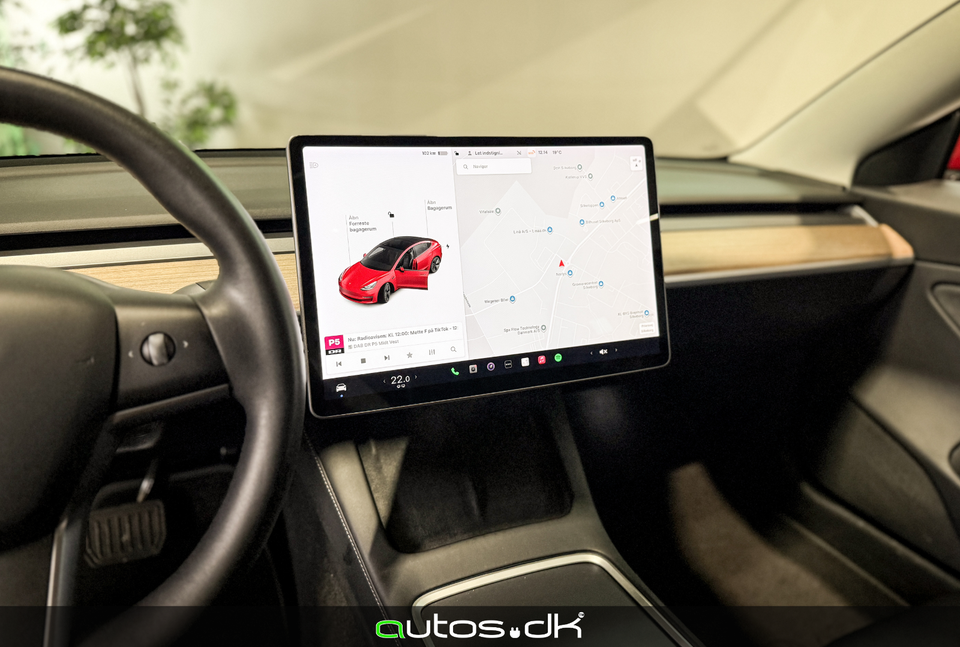 Tesla Model 3 Long Range AWD 4d