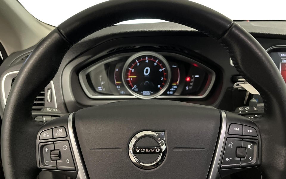 Volvo V40 1,5 T3 152 Momentum aut. 5d