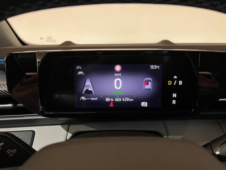 Ford Capri 84 Premium Extended Range AWD 5d