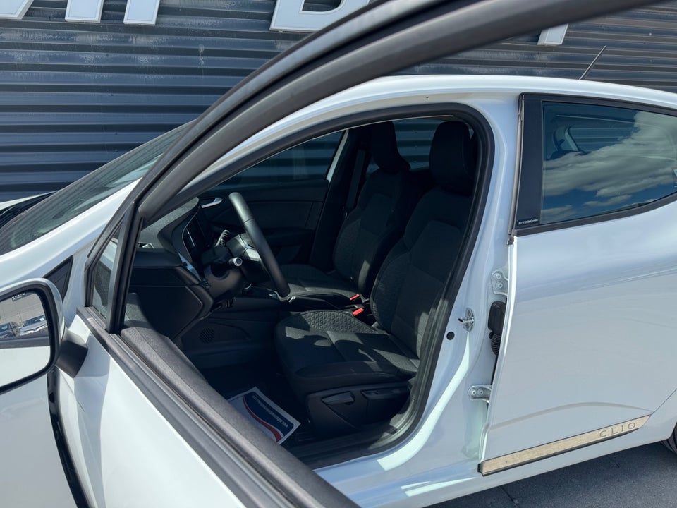 Renault Clio V 1,6 E-Tech Zen 5d