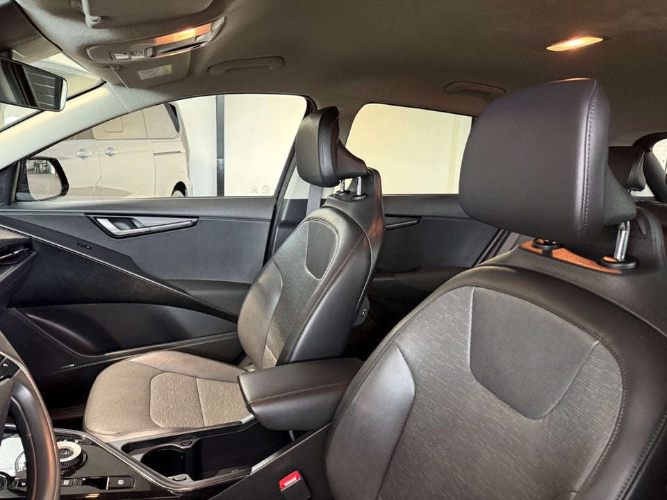 Kia Niro 64 EV Upgrade 5d
