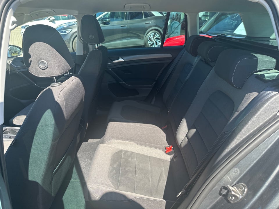 VW Golf VII 1,5 TSi 130 Comfortline Variant DSG 5d