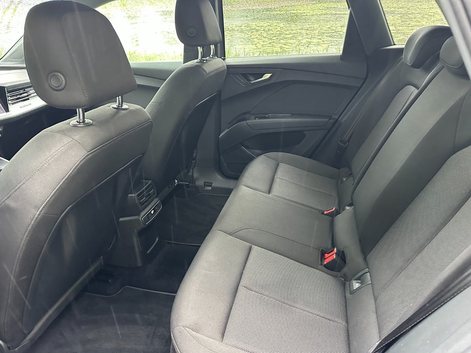 Audi Q4 e-tron 35 Advanced 5d