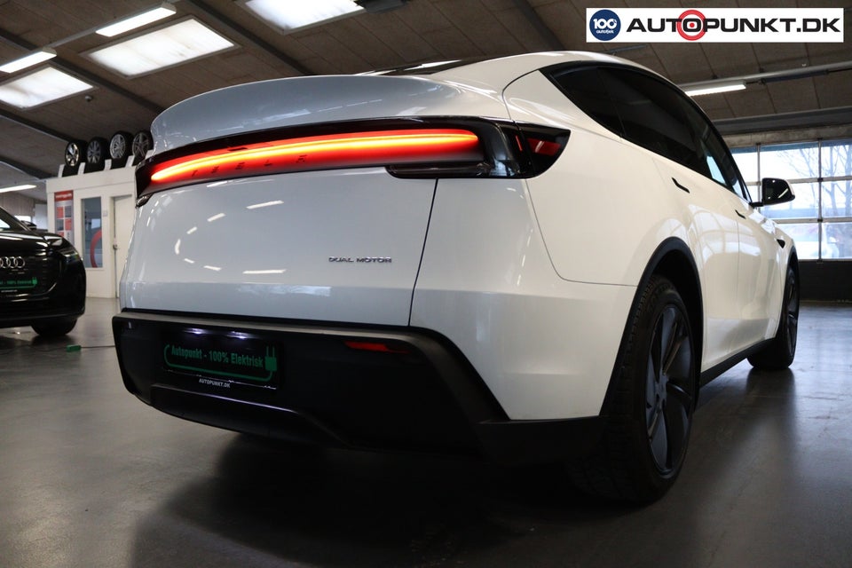 Tesla Model Y Long Range AWD 5d