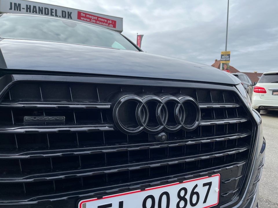 Audi Q7 3,0 TDi 272 S-line quattro Tiptr. 5d