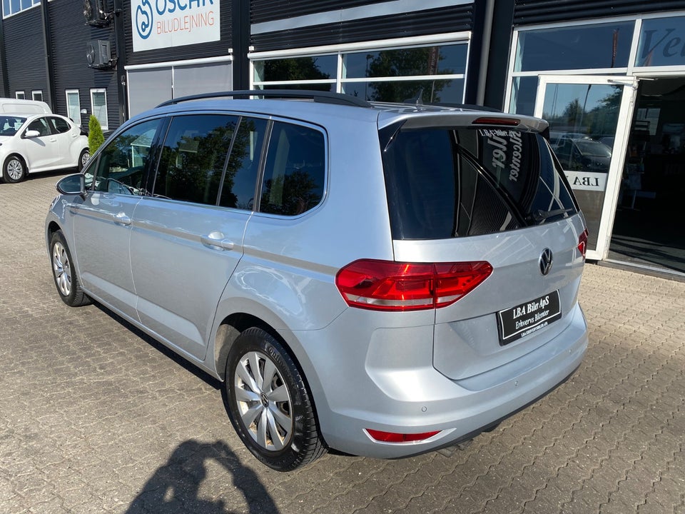VW Touran 2,0 TDi 150 Comfortline DSG Van 5d