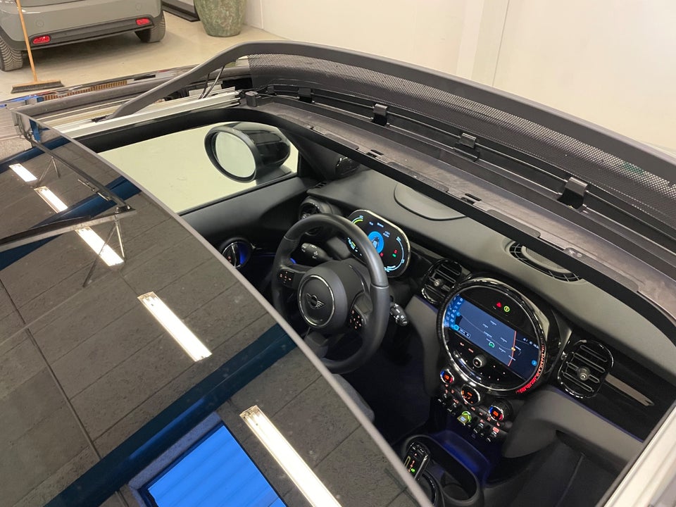 MINI Cooper SE Classic Trim 3d