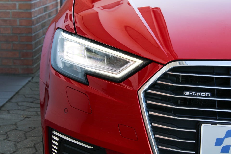 Audi A3 1,4 e-tron S-line Sportback S-tr. 5d
