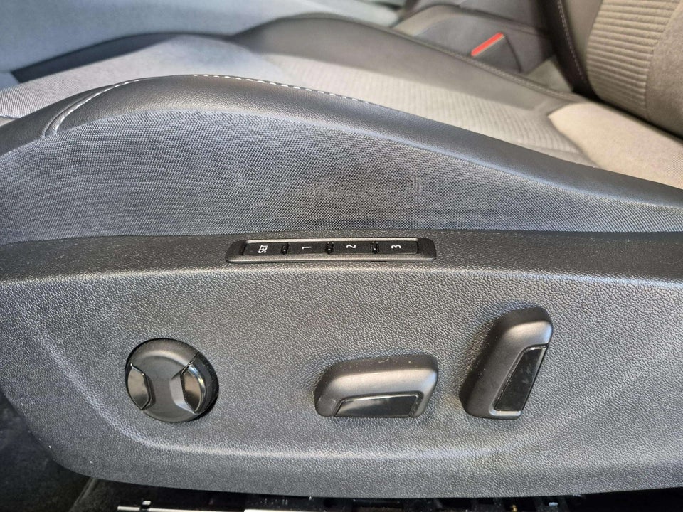 Skoda Enyaq 80 iV Plus Loft 5d
