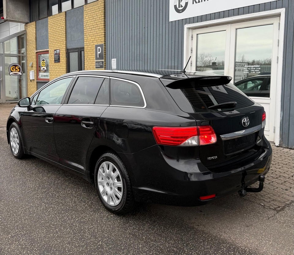 Toyota Avensis 1,6 VVT-i T1 stc. 5d