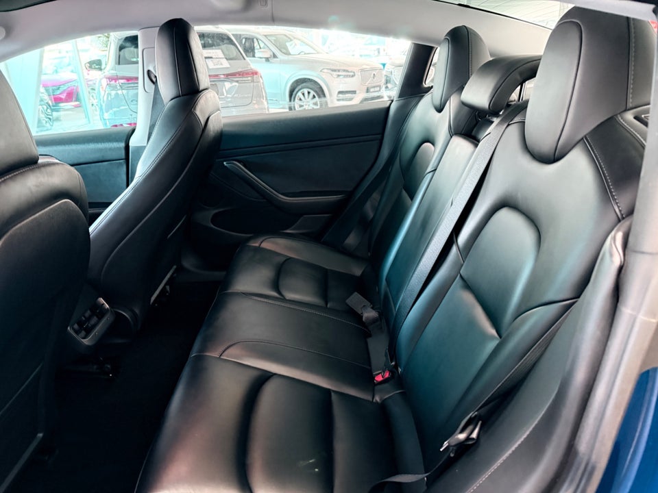 Tesla Model 3 Long Range AWD 4d