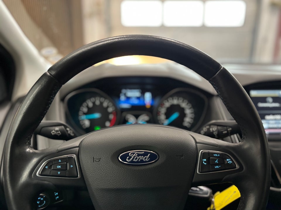 Ford Focus 1,0 SCTi 100 Titanium stc. 5d