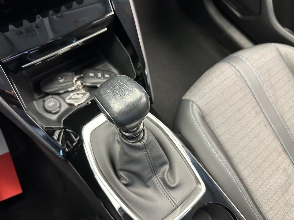 Peugeot 208 1,2 PureTech 100 Allure 5d