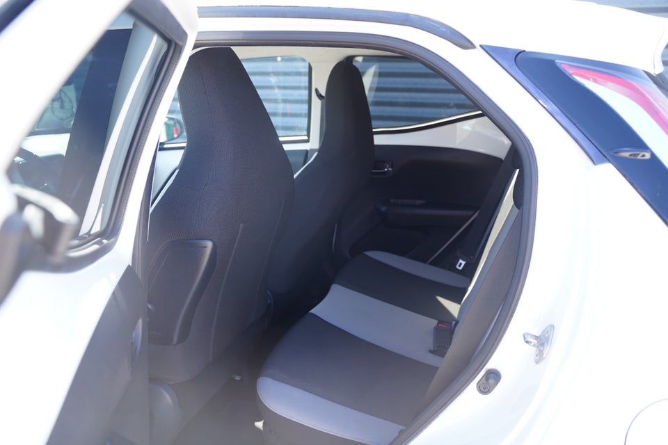 Toyota Aygo 1,0 VVT-i x-press 5d