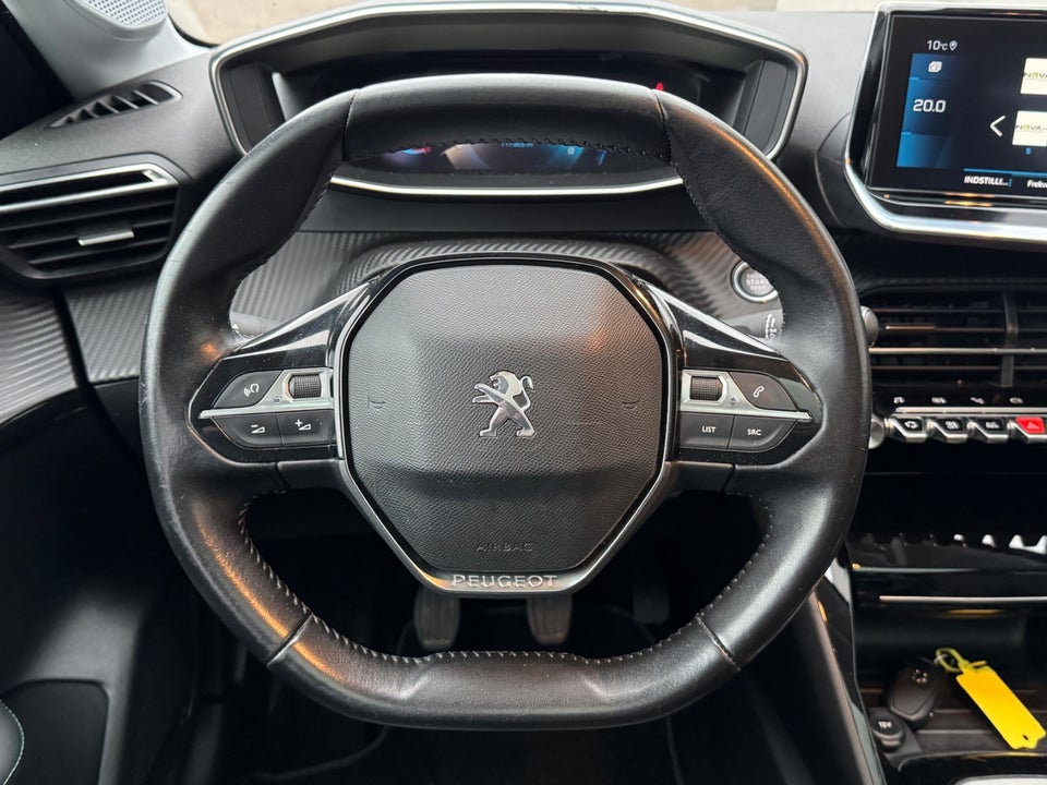 Peugeot 208 1,2 PureTech 100 Allure Sky 5d