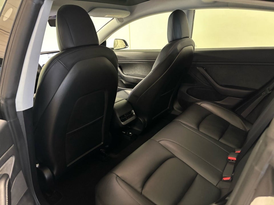 Tesla Model 3 Long Range AWD 4d