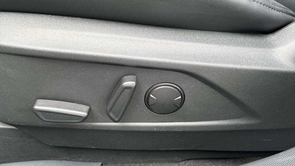 Ford Mustang Mach-E 68 Standard Range AWD 5d