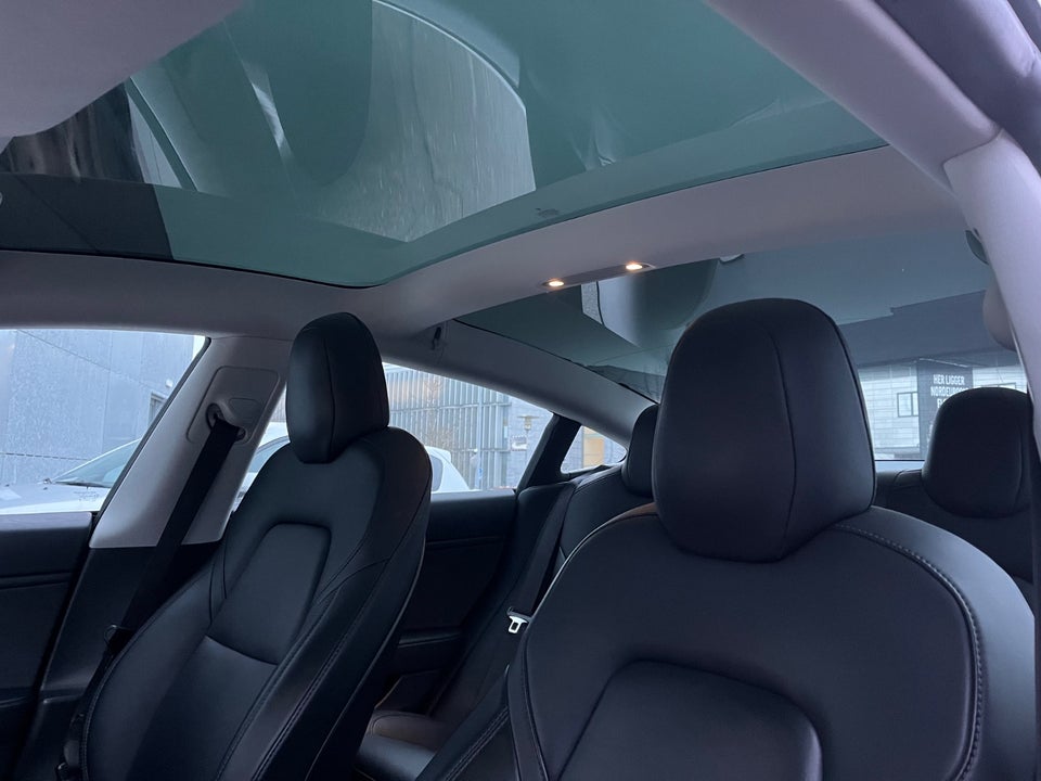 Tesla Model 3 Long Range AWD 4d