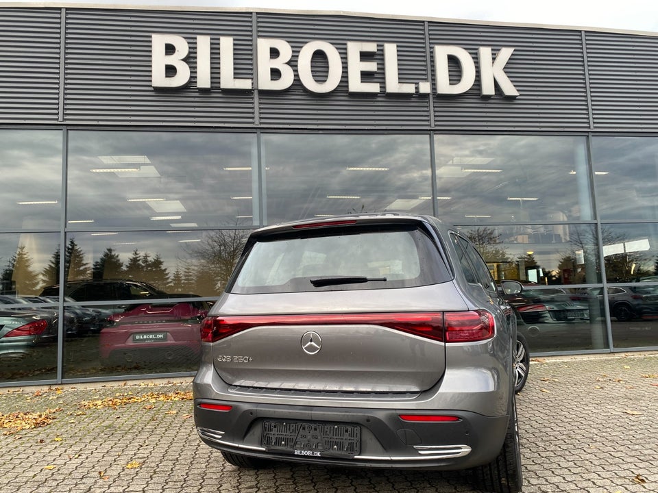 Mercedes EQB250+ Progressive 5d