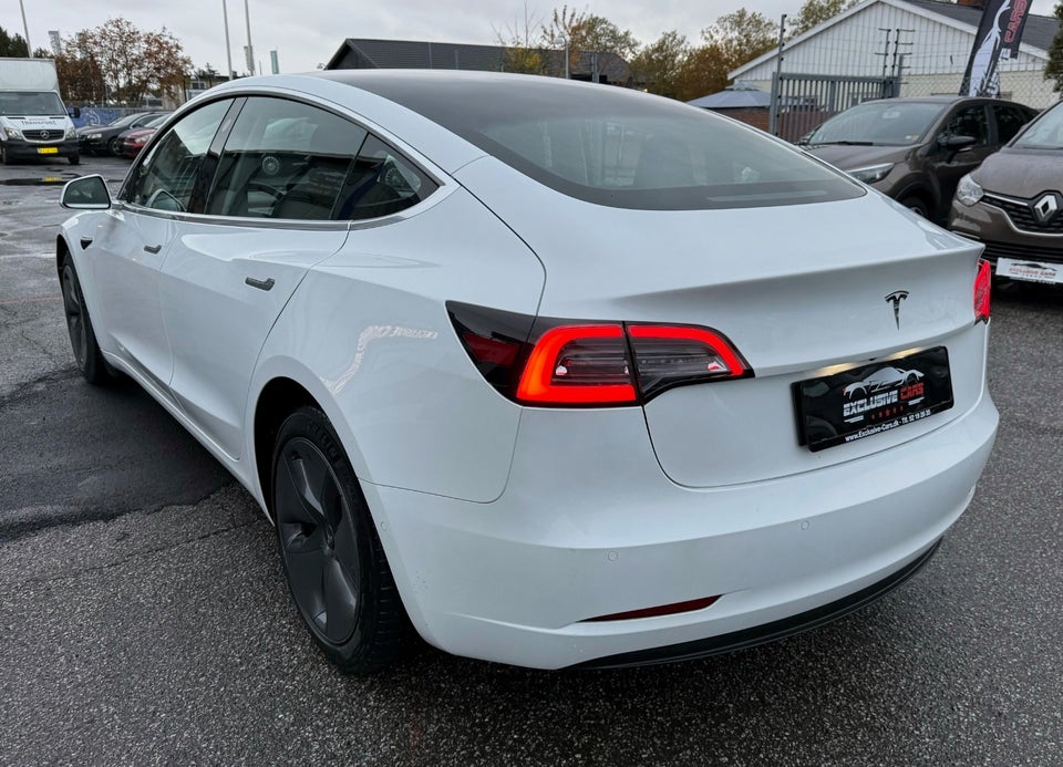 Tesla Model 3 Long Range AWD 4d