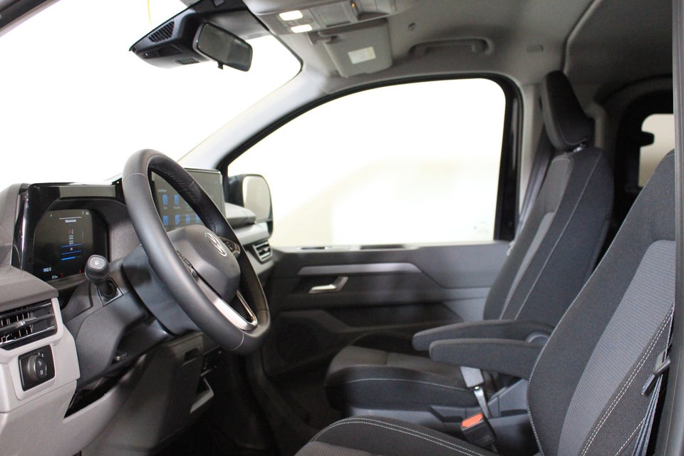 VW e-Caravelle 64 Style SWB