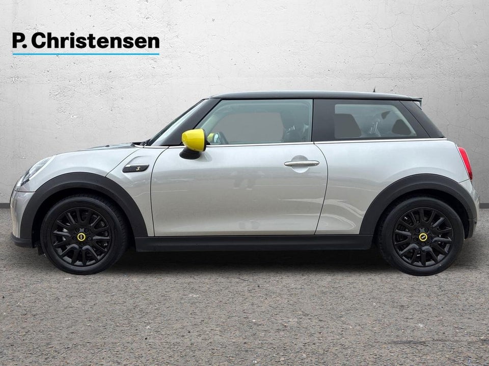 MINI Cooper SE Essential 3d