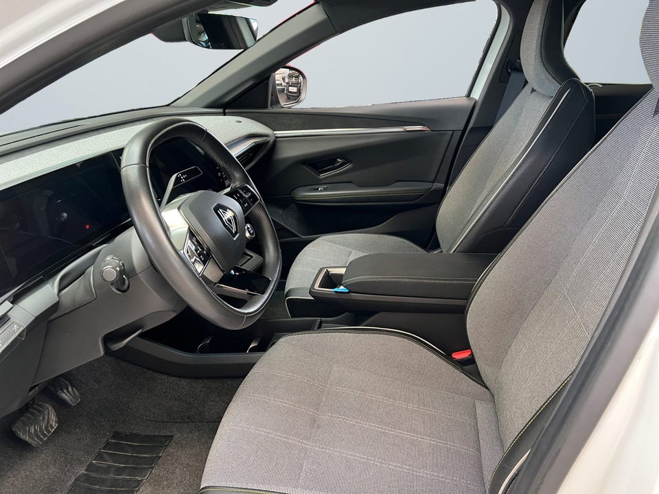 Renault Megane E-Tech 60 Techno 5d