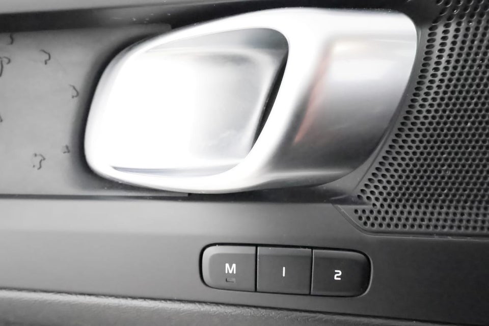 Volvo EX40 Extended Range Plus 5d