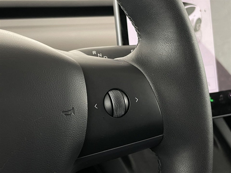 Tesla Model Y Long Range AWD 5d